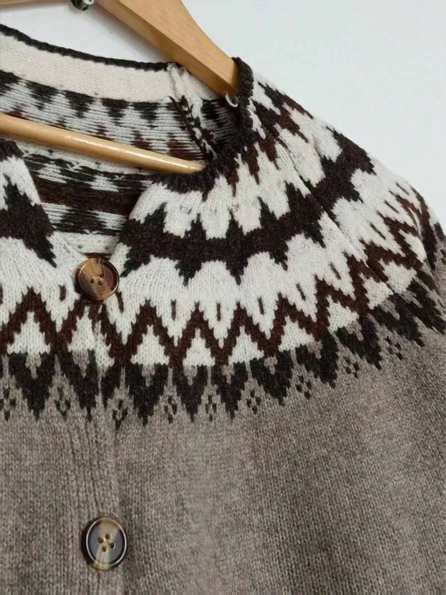 Sandfarbene Vintage-Strickjacke
